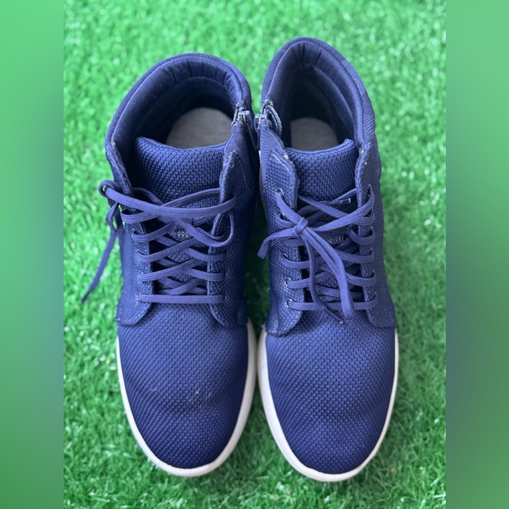 Clark’s Women’s Blue High-Top Sneakers Size 11‎